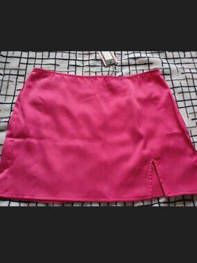 Pretty Little Thing PETITE US Size 6 Pink Satin Mini Skirt